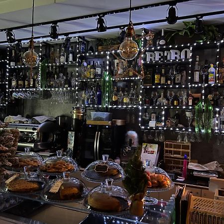 B&B Caffe Retro' Cisterna di Latina Dış mekan fotoğraf
