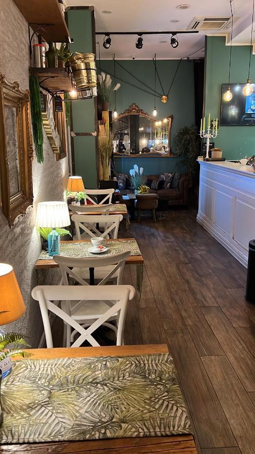B&B Caffe Retro' Cisterna di Latina Dış mekan fotoğraf