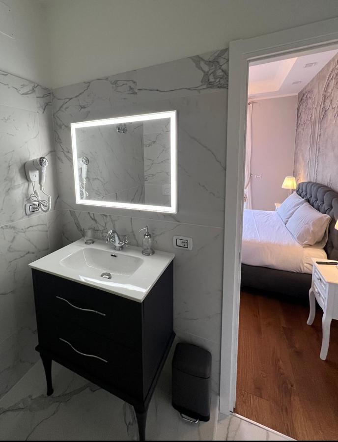 B&B Caffe Retro' Cisterna di Latina Dış mekan fotoğraf