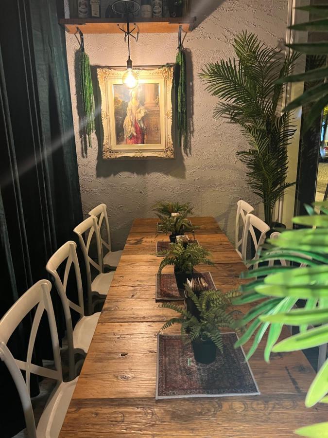 B&B Caffe Retro' Cisterna di Latina Dış mekan fotoğraf
