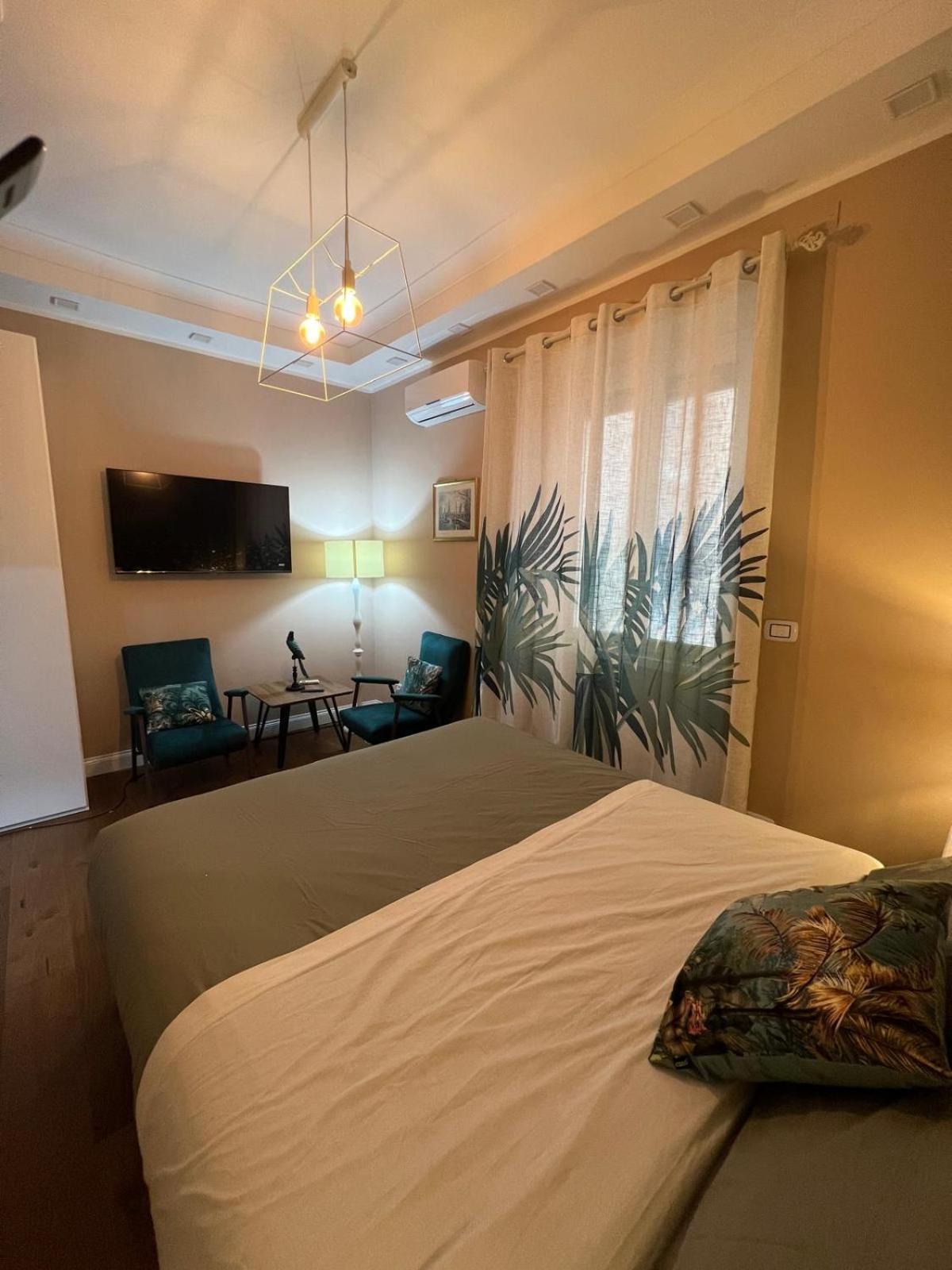 B&B Caffe Retro' Cisterna di Latina Dış mekan fotoğraf